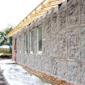 Naruzhnoe uteplenie doma zaduvnoy vatoy
